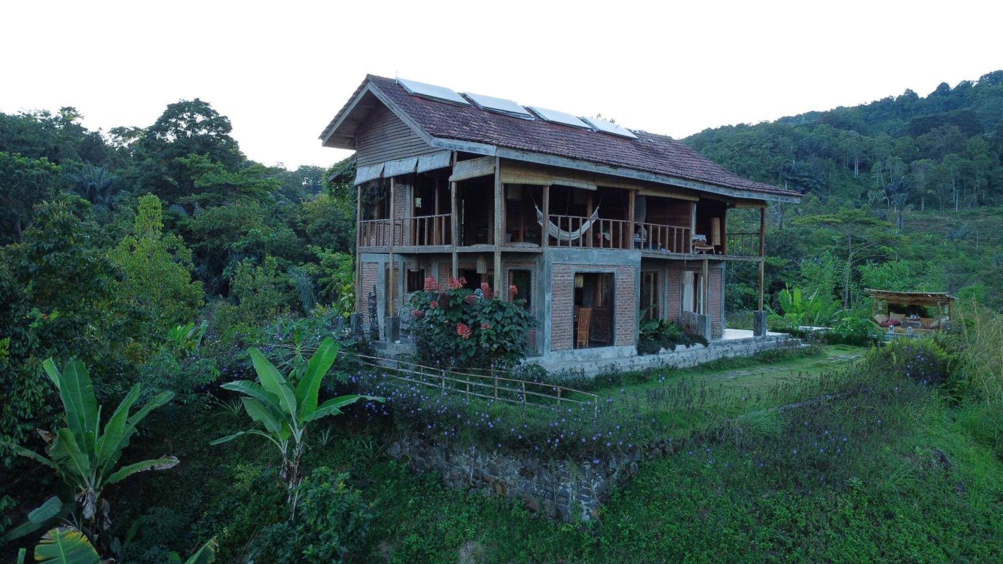 Bukit *